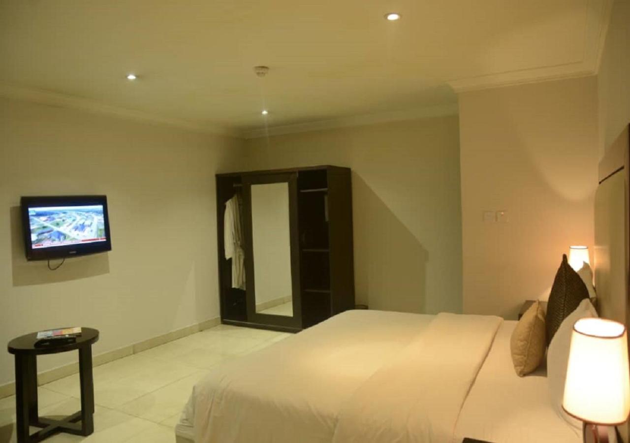 S & S Hotel & Suites Lagos Exterior photo